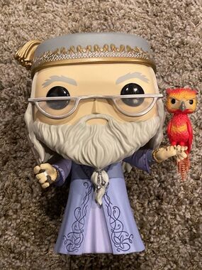 Dumbledore and Fawkes Giant Funko Pop figure